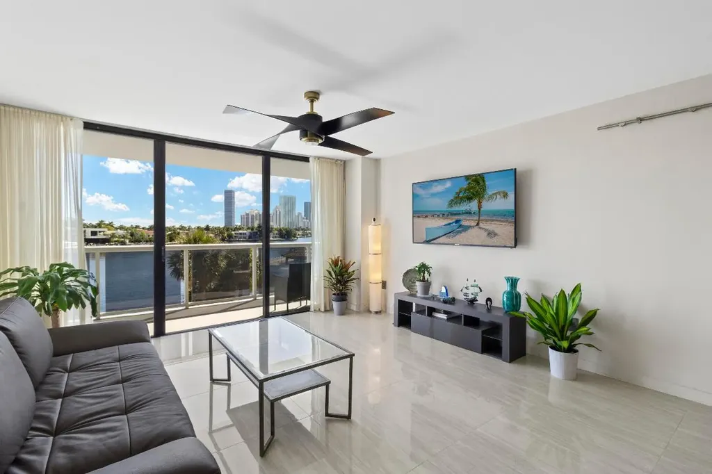 20515 E Country Club Drive Aventura FL 33180