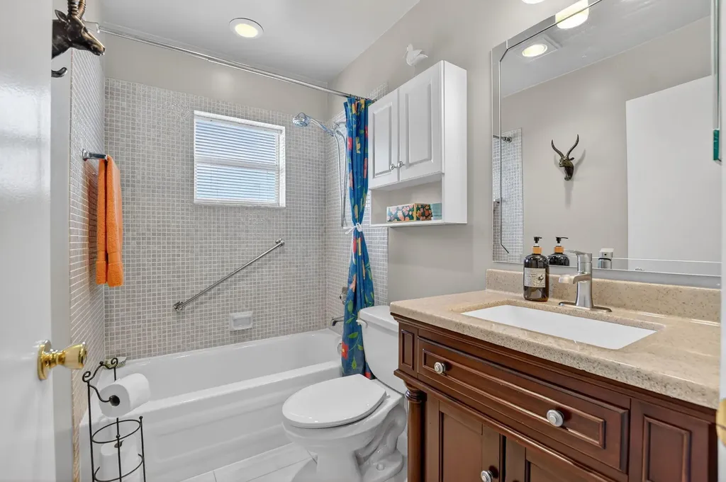 74 Burgundy B Delray Beach FL 33484
