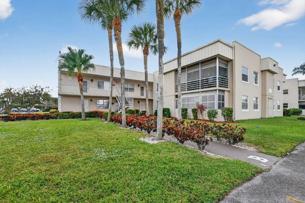 74 Burgundy B Delray Beach FL 33484