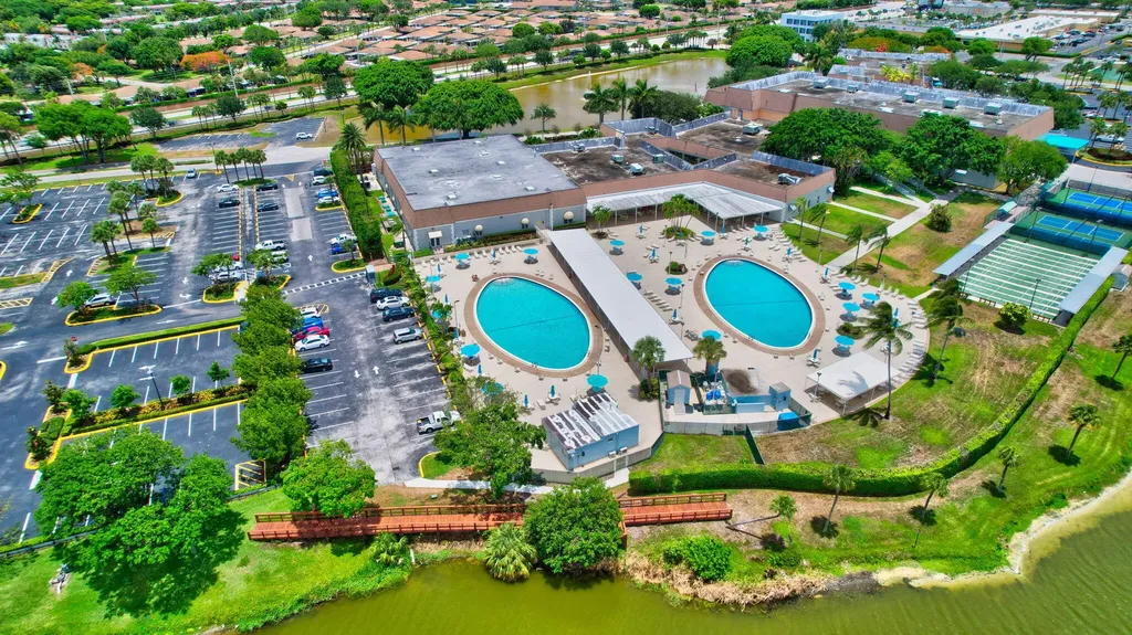 74 Burgundy B Delray Beach FL 33484