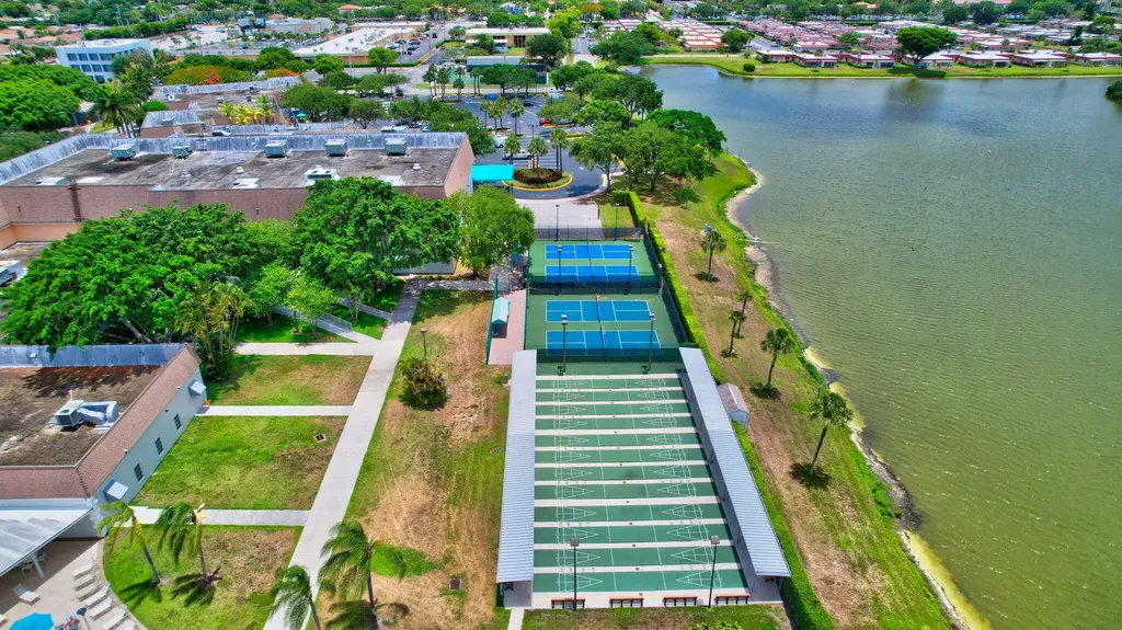 74 Burgundy B Delray Beach FL 33484