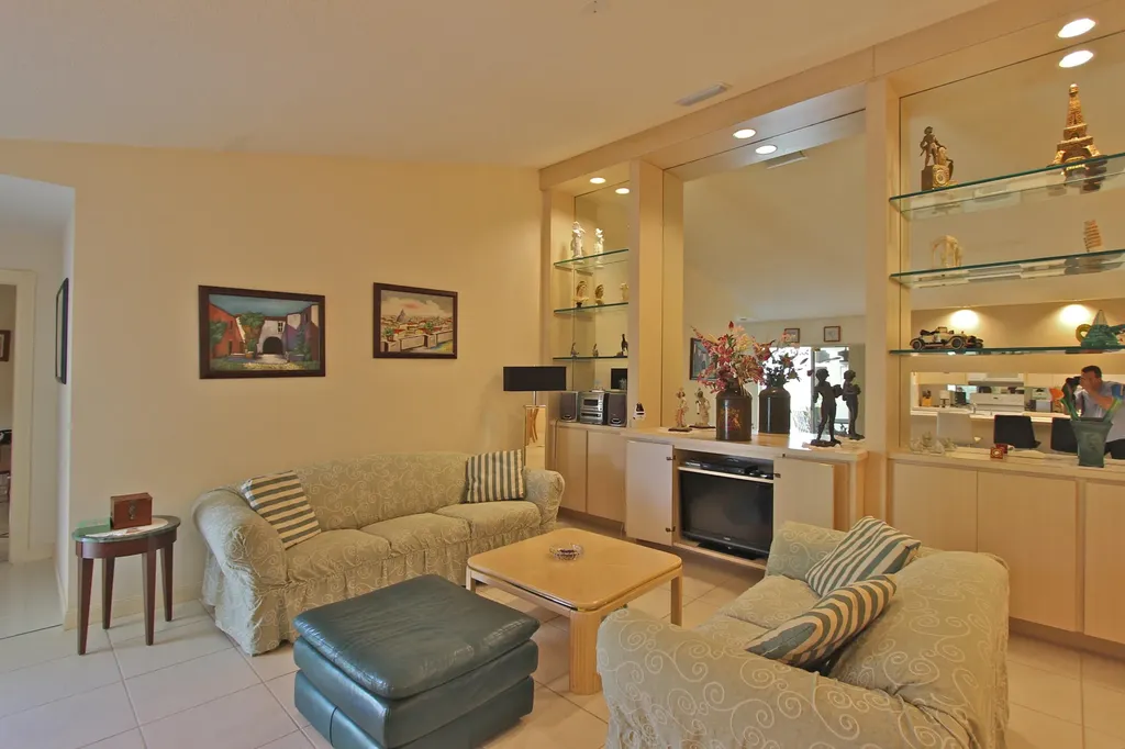 10201 Chapman Oak Court Palm Beach Gardens FL 33410