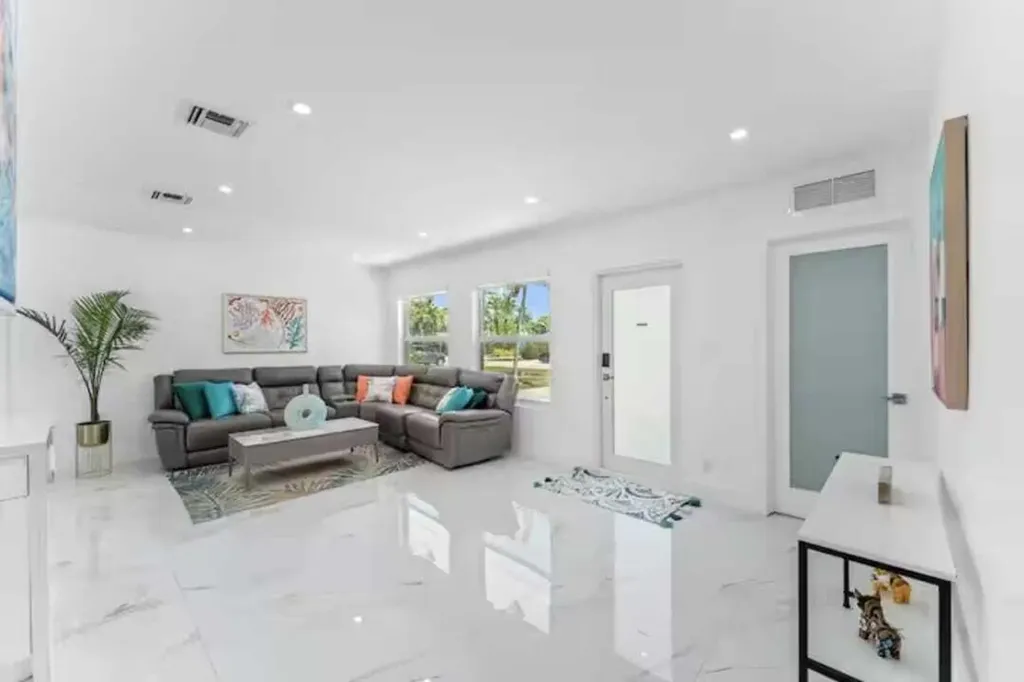 1713 NE NE 7th Terrace NE Fort Lauderdale FL 33305