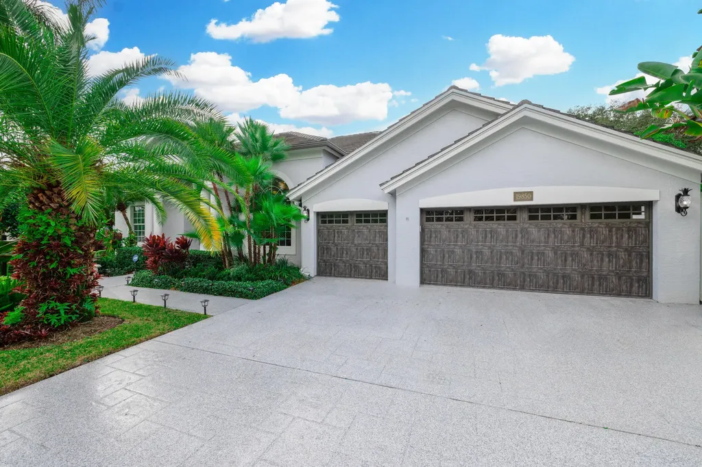 19850 Loxahatchee Pointe Drive Jupiter FL 33458