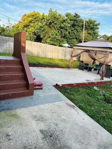 833 Briggs Street West Palm Beach FL 33405