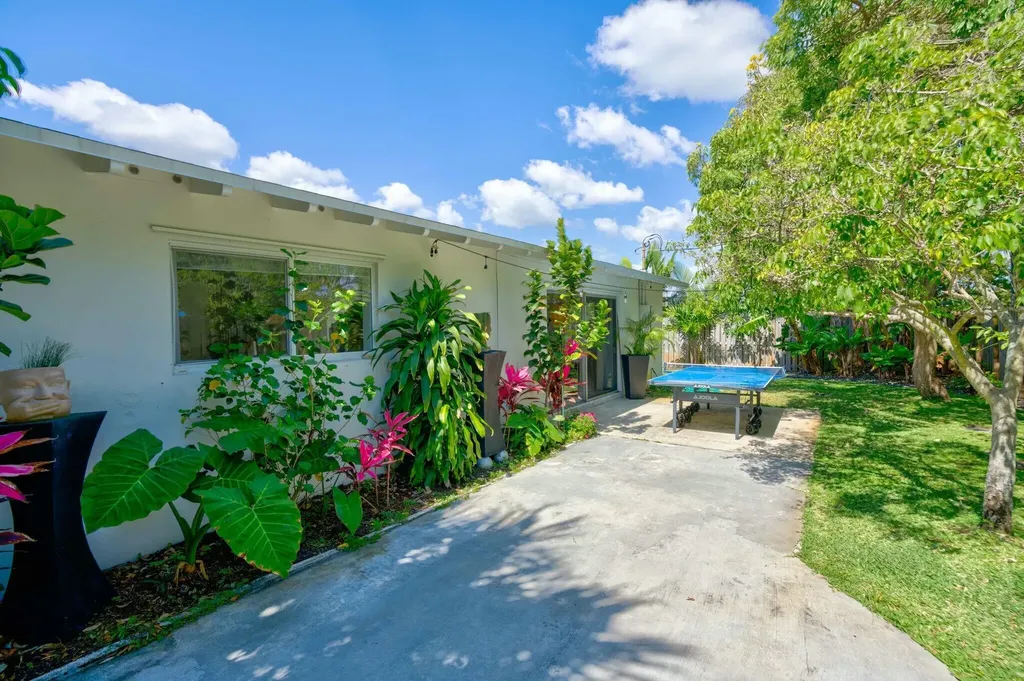 547 Marlin Road North Palm Beach FL 33408