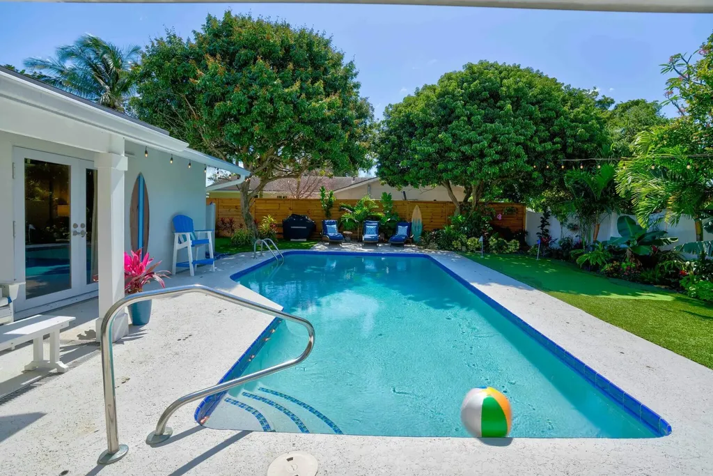 547 Marlin Road North Palm Beach FL 33408