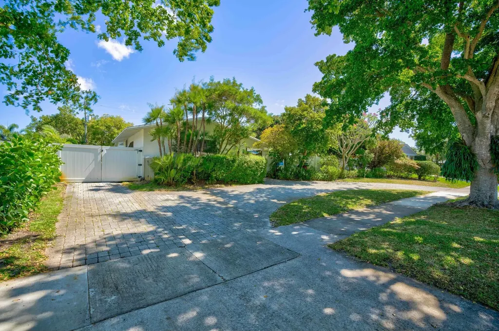 547 Marlin Road North Palm Beach FL 33408