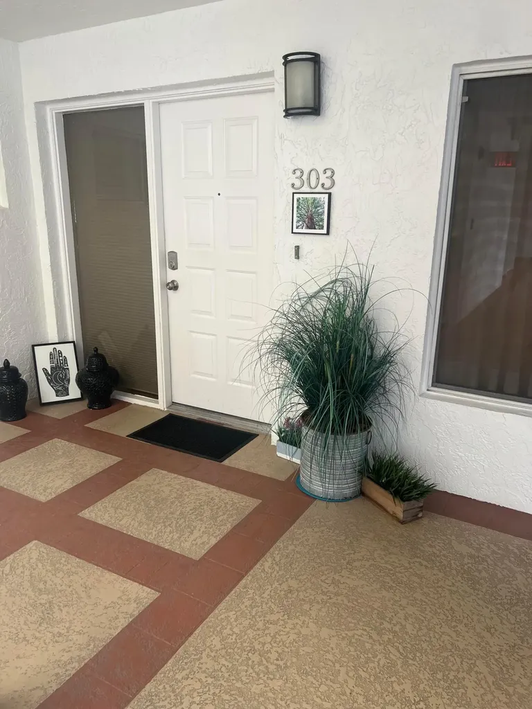 7370 Orangewood Lane Boca Raton FL 33433