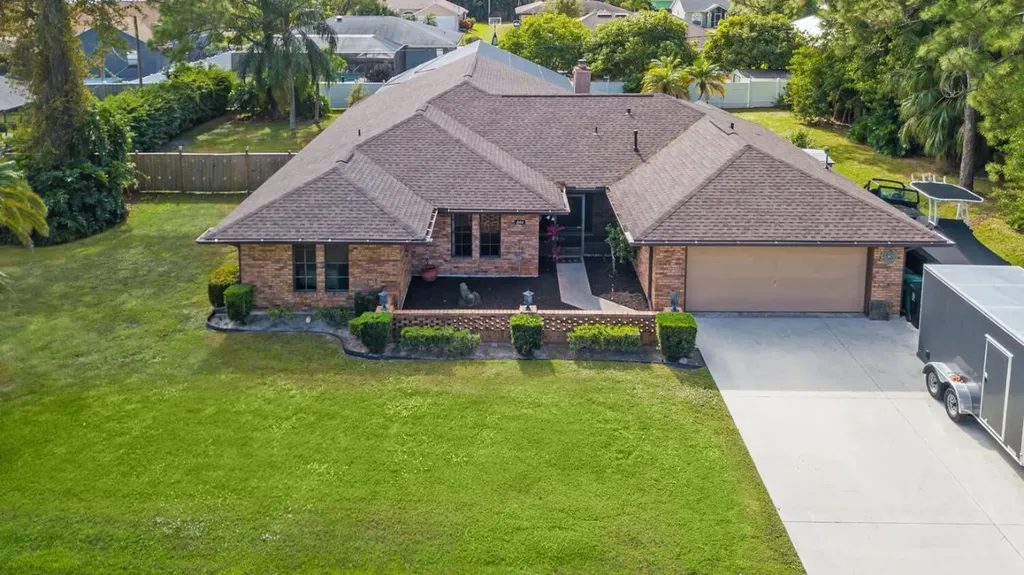 844 SE Kendall Avenue Port St Lucie FL 34983