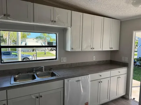 83 Flores Del Norte Fort Pierce FL 34951