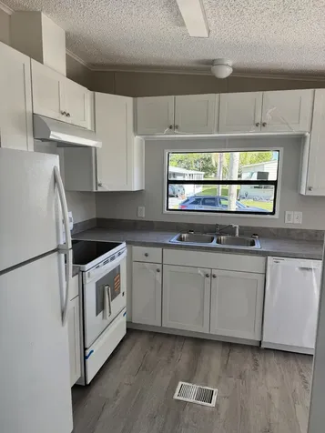 83 Flores Del Norte Fort Pierce FL 34951
