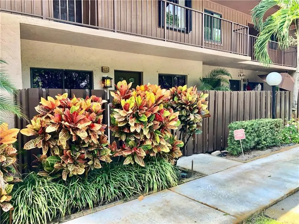 2335 SW 22nd Avenue Delray Beach FL 33445