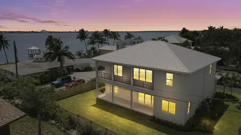 1013 NE Orange Avenue Jensen Beach FL 34957
