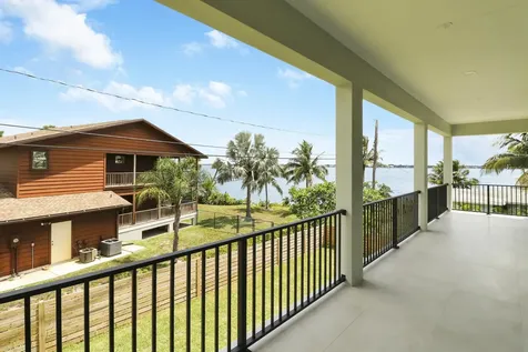 1013 NE Orange Avenue Jensen Beach FL 34957