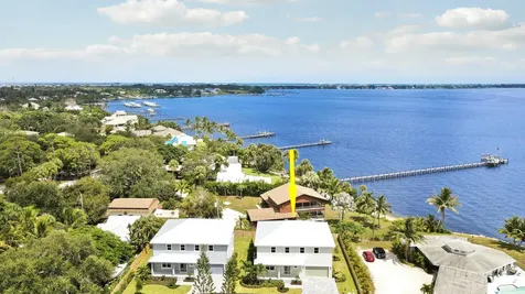 1013 NE Orange Avenue Jensen Beach FL 34957