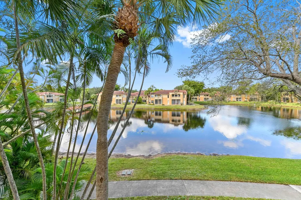4791 Via Palm Lakes West Palm Beach FL 33417