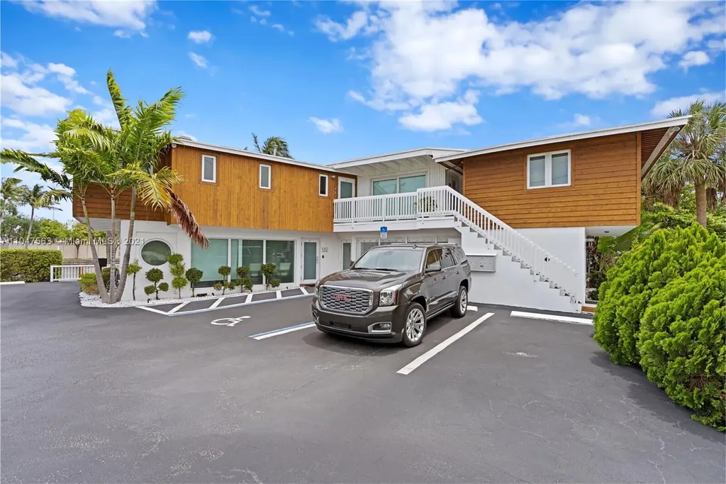 2200 NE 26th Street Wilton Manors FL 33305