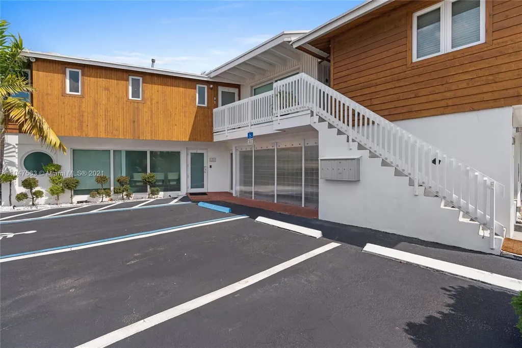 2200 NE 26th Street Wilton Manors FL 33305