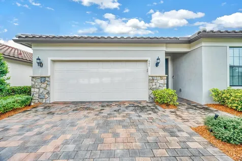 680 SE Villandry Way Port St Lucie FL 34984