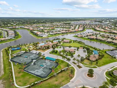 680 SE Villandry Way Port St Lucie FL 34984