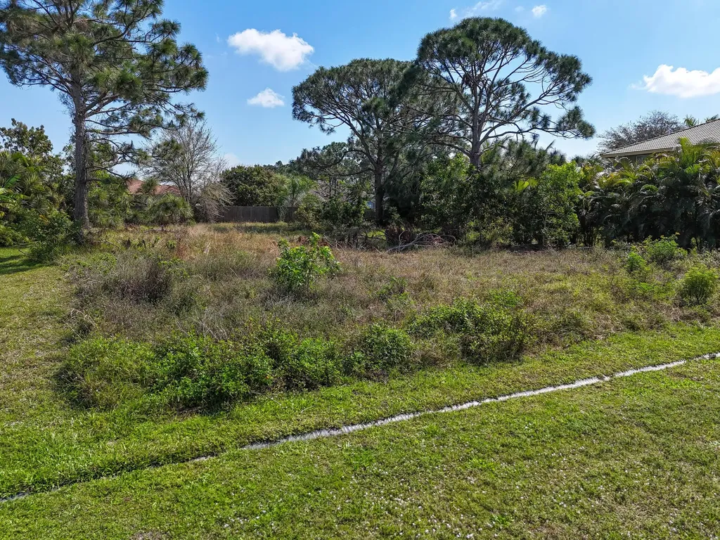 5849 NW Mesa Circle Port St Lucie FL 34986