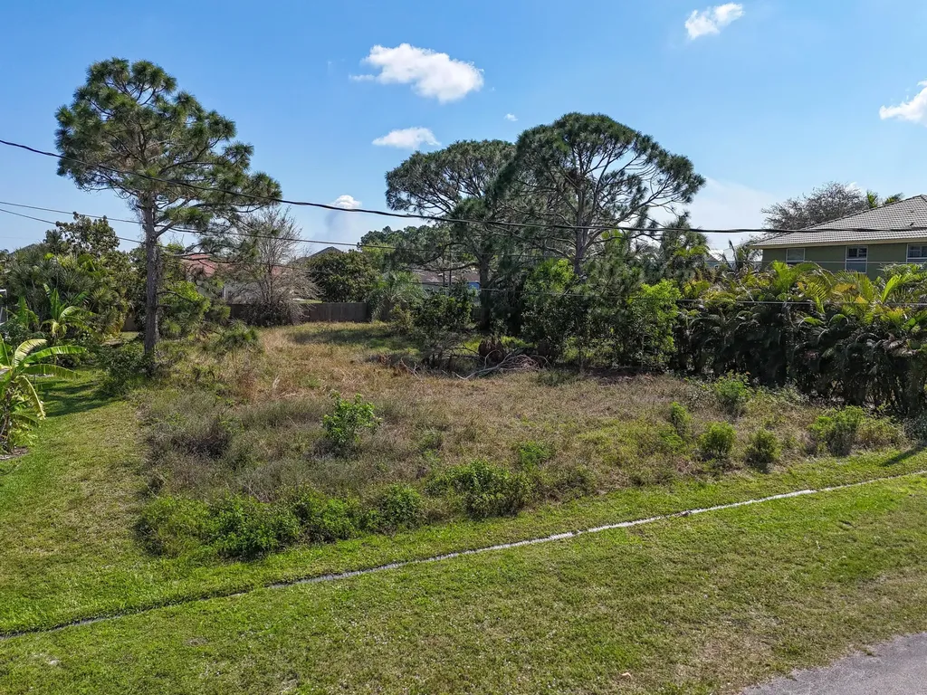 5849 NW Mesa Circle Port St Lucie FL 34986