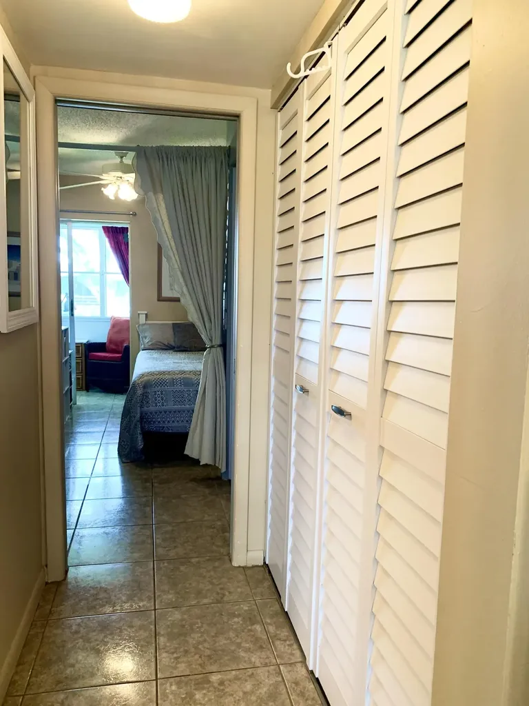 116 Canterbury E West Palm Beach FL 33417