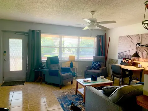 116 Canterbury E West Palm Beach FL 33417