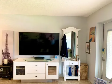 116 Canterbury E West Palm Beach FL 33417