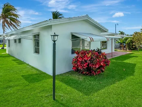 121 NW 31st Court Pompano Beach FL 33064
