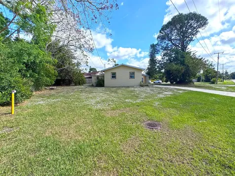 401 SE Tranquilla Avenue Port St Lucie FL 34983