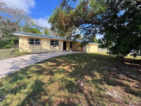 401 SE Tranquilla Avenue Port St Lucie FL 34983