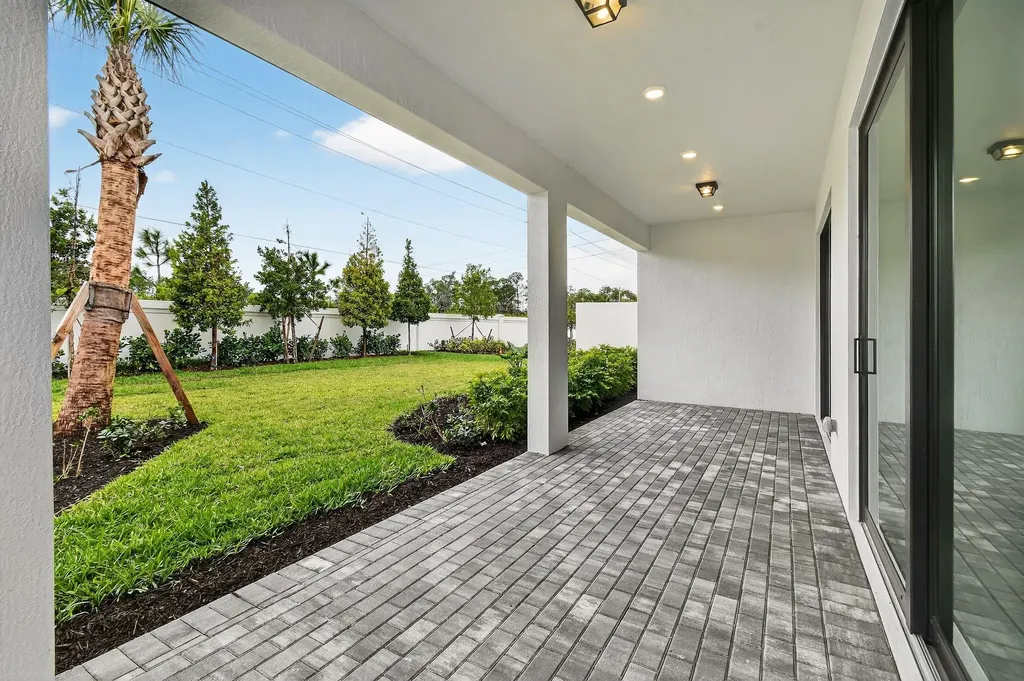 13814 Dalrada Avenue Palm Beach Gardens FL 33418