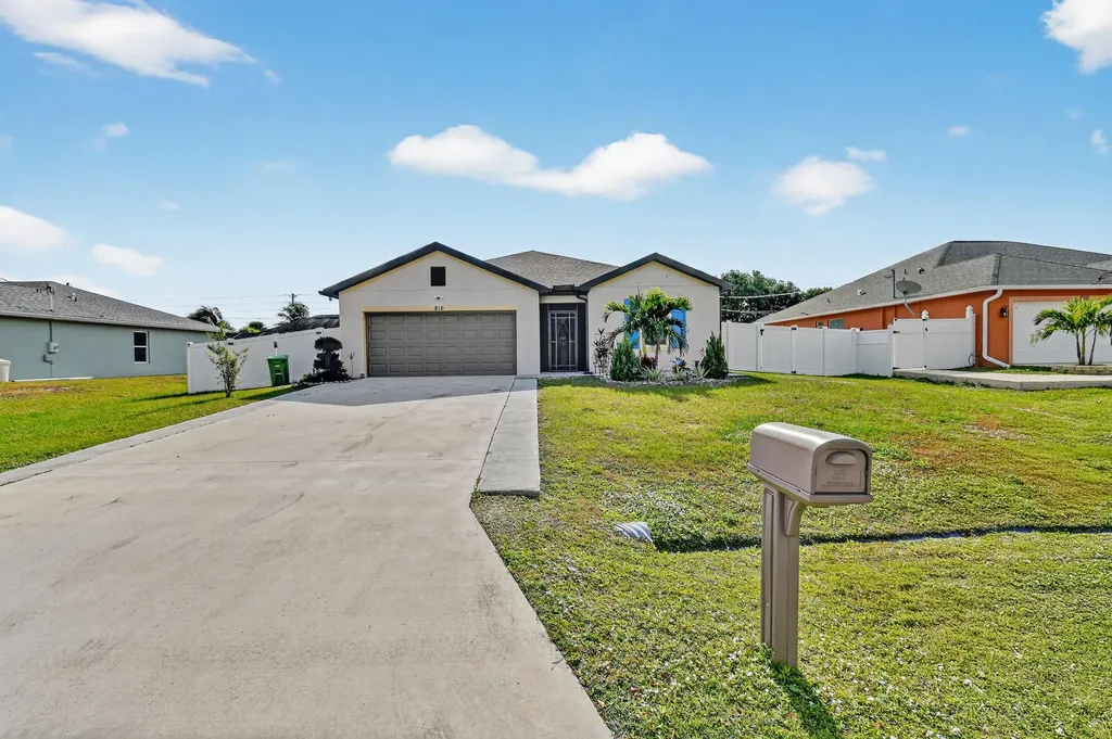 816 SW Jaslo Avenue Port St Lucie FL 34953