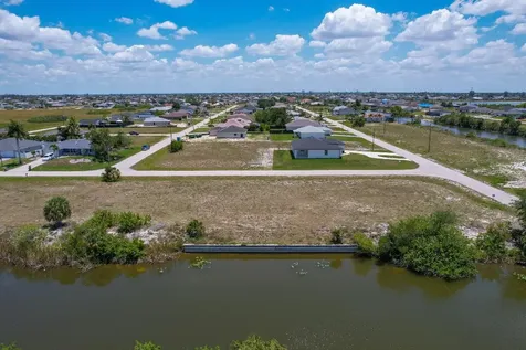 904 NW 12th Avenue Cape Coral FL 33993