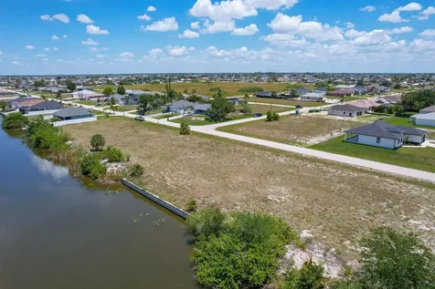 904 NW 12th Avenue Cape Coral FL 33993