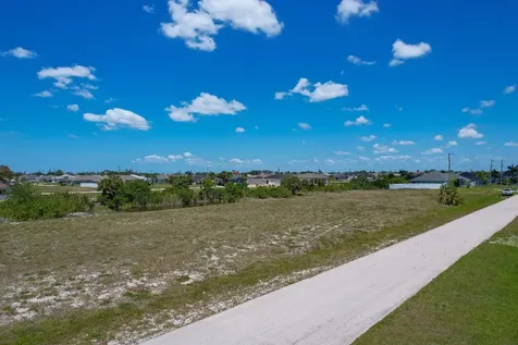 904 NW 12th Avenue Cape Coral FL 33993
