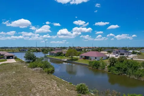 904 NW 12th Avenue Cape Coral FL 33993