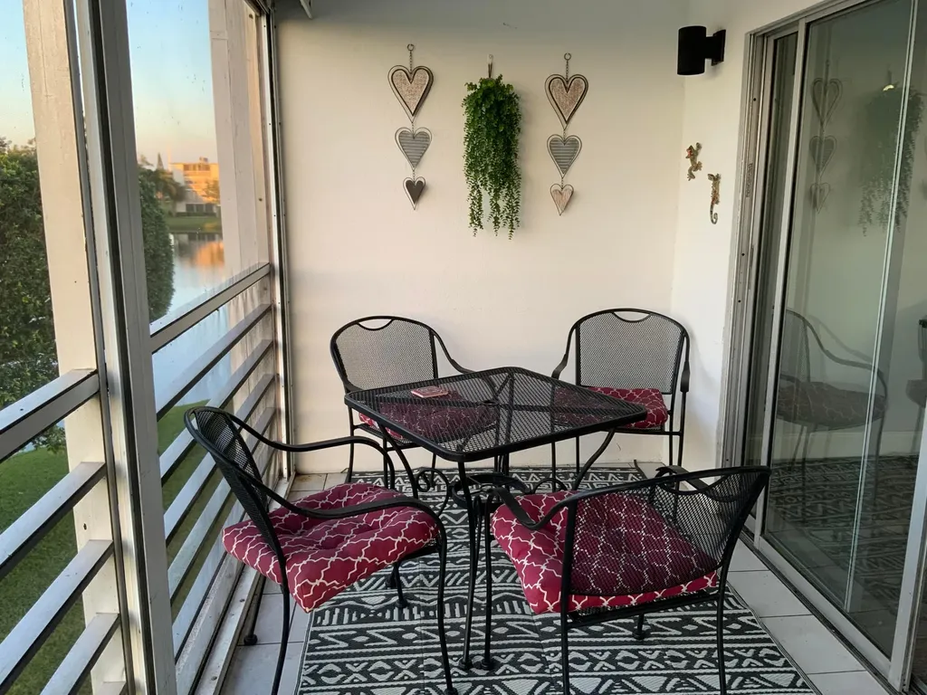 3038 Guildford C Boca Raton FL 33434