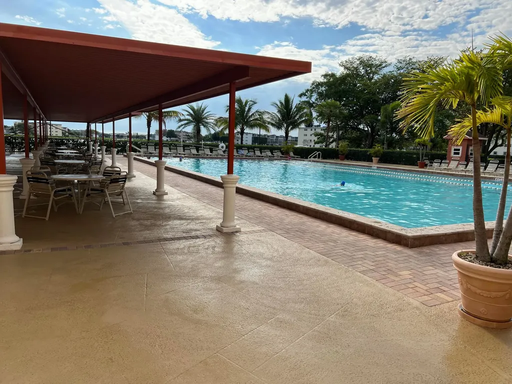 3038 Guildford C Boca Raton FL 33434