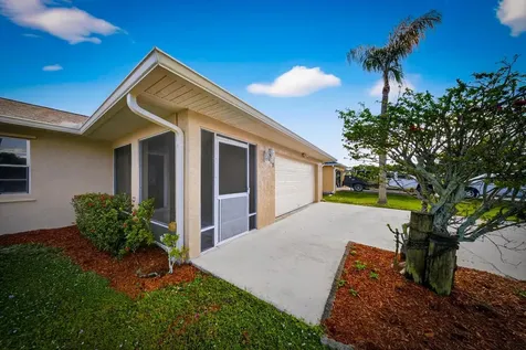 649 SE Clifton Lane Port St Lucie FL 34983