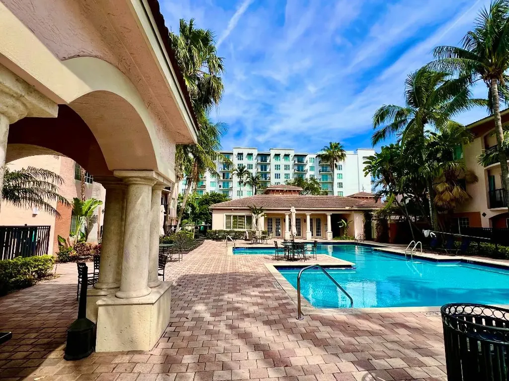 2033 SE 10th Avenue Fort Lauderdale FL 33316