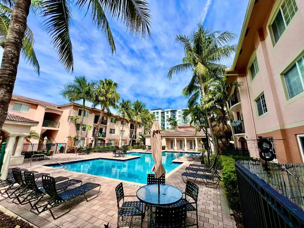 2033 SE 10th Avenue Fort Lauderdale FL 33316