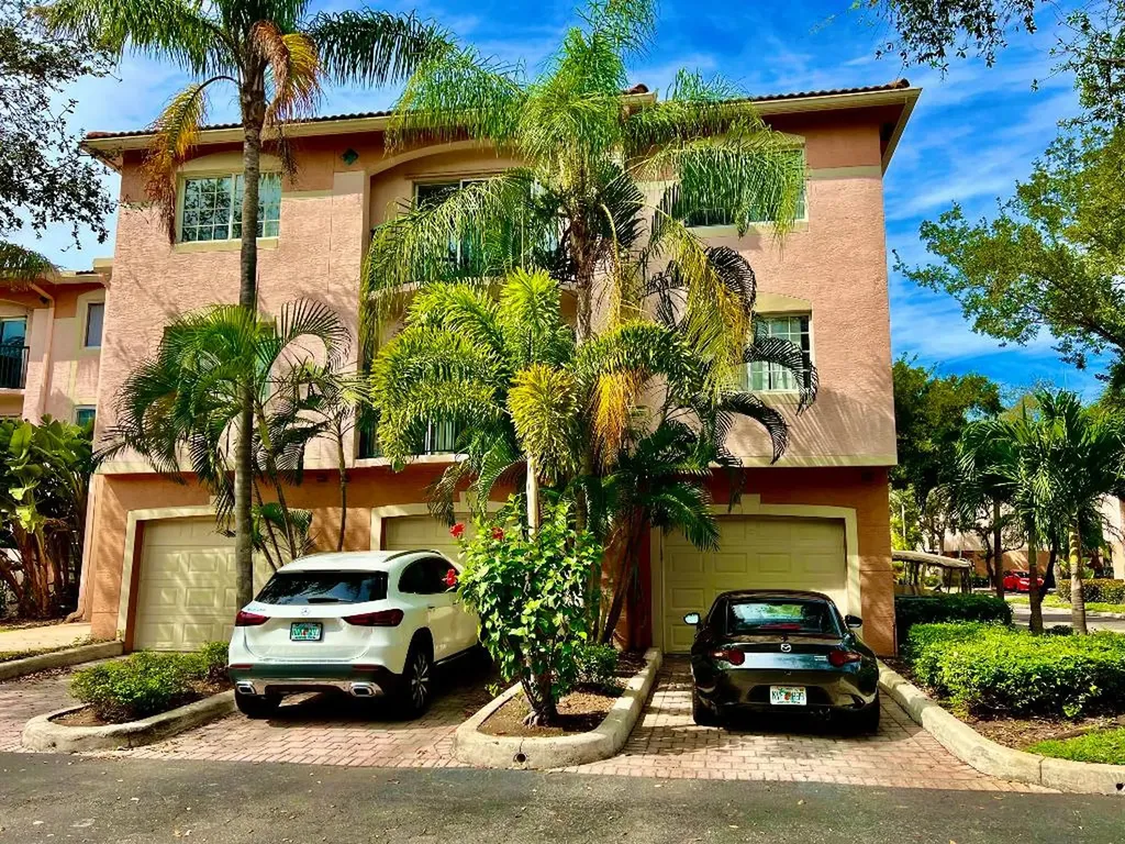 2033 SE 10th Avenue Fort Lauderdale FL 33316