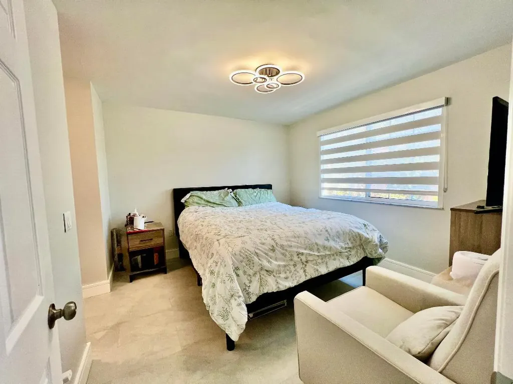 2033 SE 10th Avenue Fort Lauderdale FL 33316