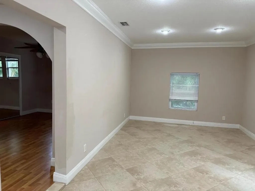 272 SW 1st Street Boca Raton FL 33432
