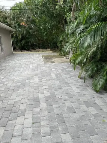 272 SW 1st Street Boca Raton FL 33432