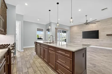213 NE Sagamore Terrace Port St Lucie FL 34983