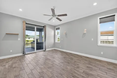 213 NE Sagamore Terrace Port St Lucie FL 34983
